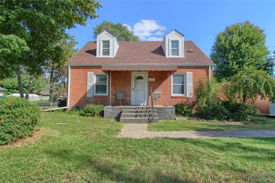8990 Hix Street, Livonia, MI 48150 - #2