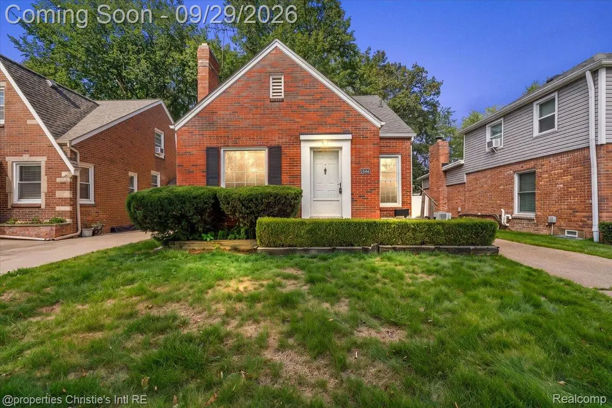 1544 Hampton Road, Grosse Pointe Woods, MI 48236 - #1