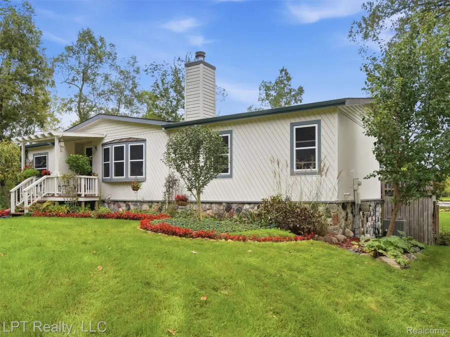 5208 Schlenker Street, Pinckney, MI 48169 - #2