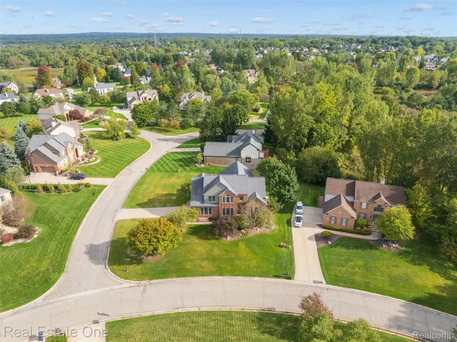 3876 S Creek Drive, Rochester, MI 48306 - #2