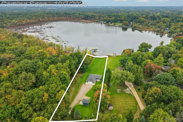 670 Driscoll Drive, Oakland, MI 48363