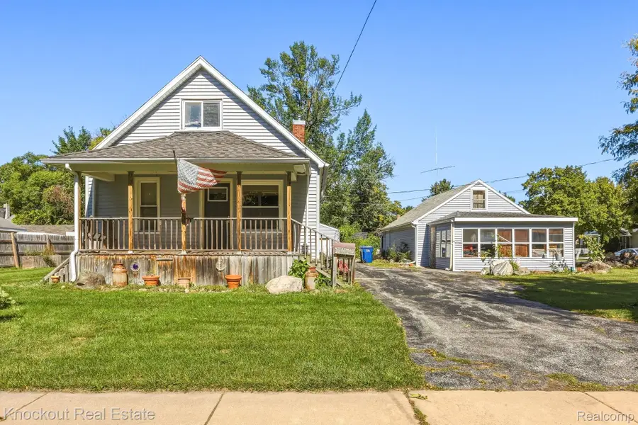 307 Mcgraw Street, Bay City, MI 48708 - #2