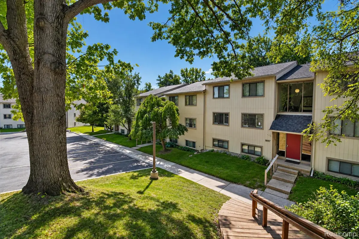 1695 Riverside Drive #7, Rochester Hills, MI 48309 - #1