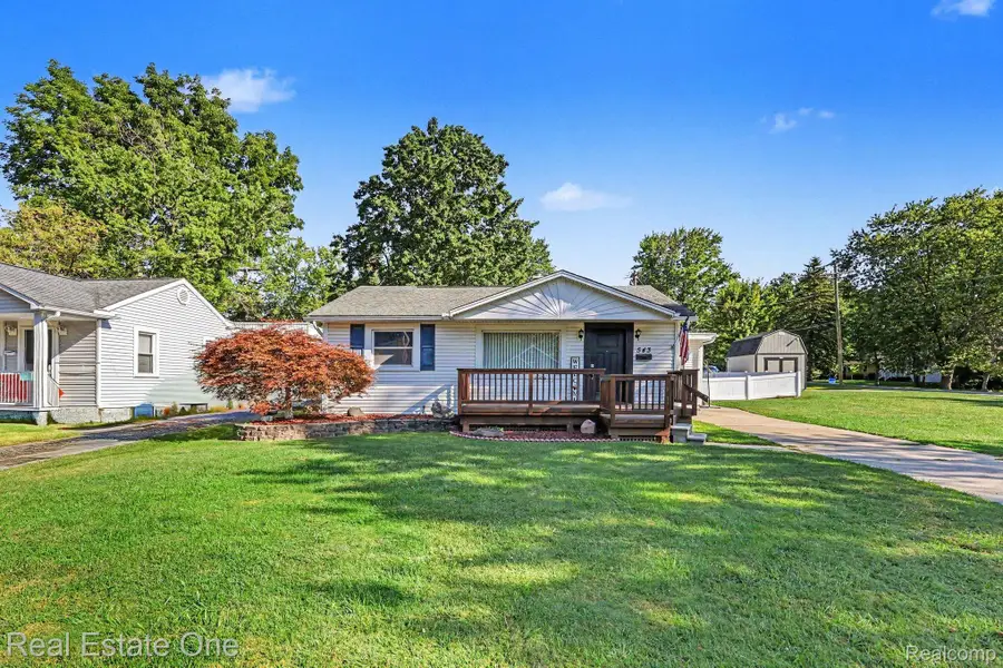 543 Atwater Street, Lake Orion, MI 48362 - #3
