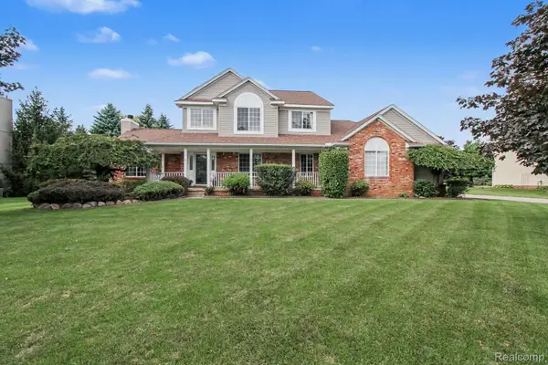 2445 Elkridge Circle, Highland, MI 48356