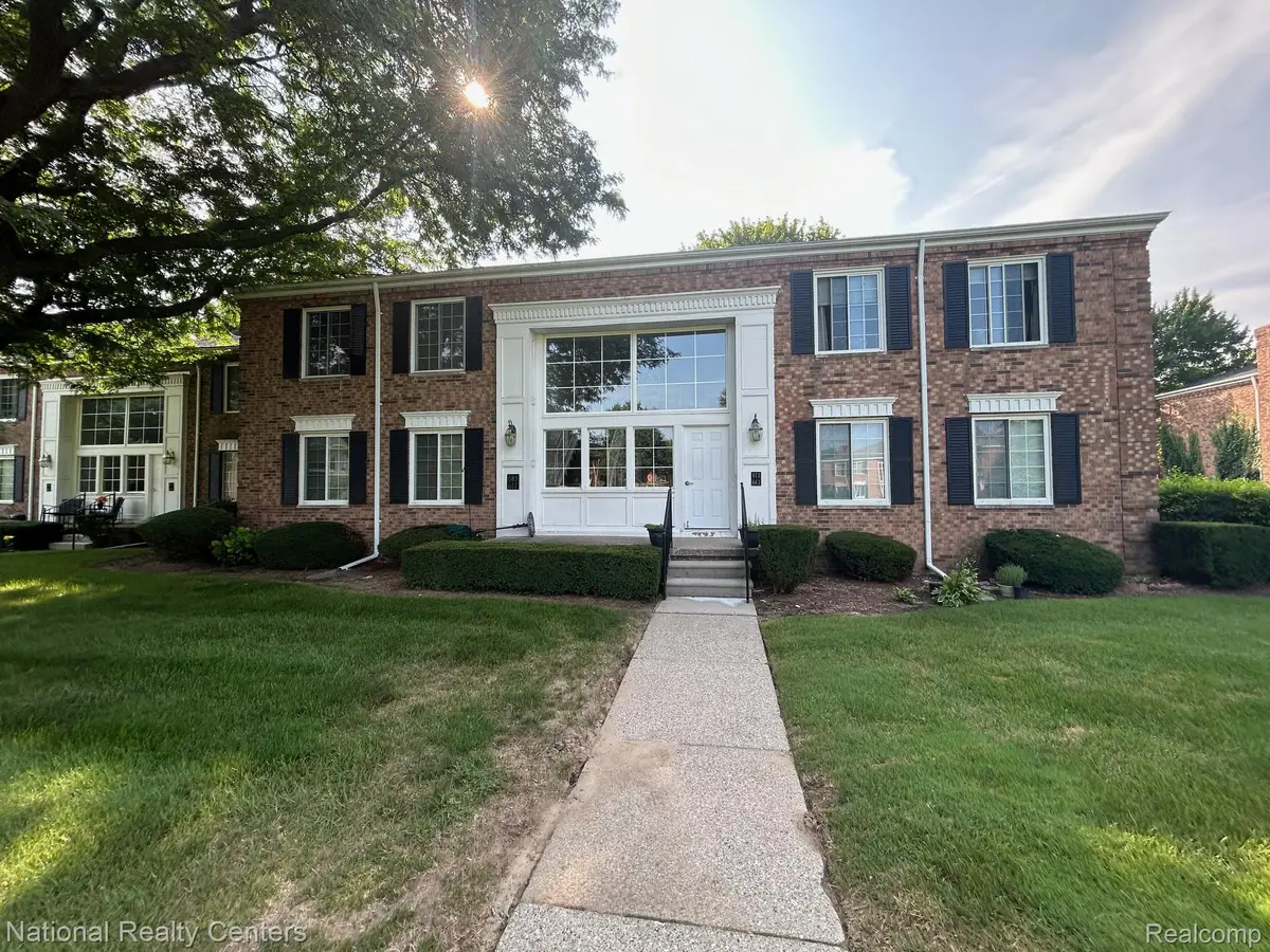 683 E Fox Hills Drive #68, Bloomfield, MI 48304 - #1