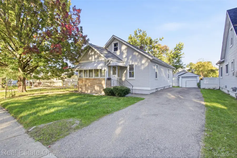 952 Emerson Avenue, Pontiac, MI 48340 - #2