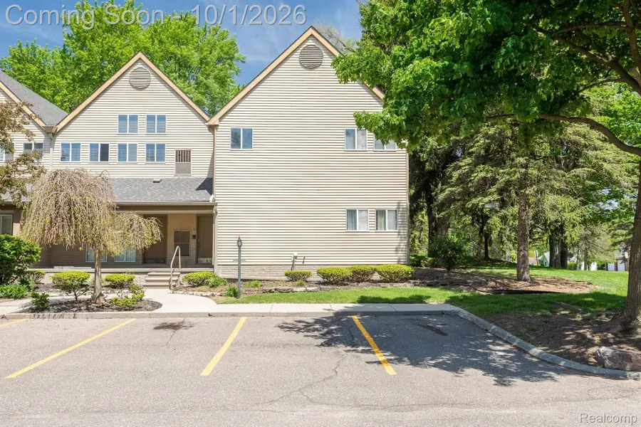 27971 Rollcrest Road #10, Farmington Hills, MI 48334 - #2