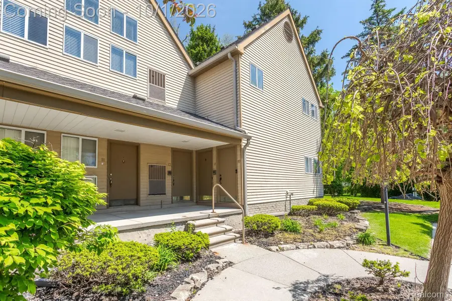 27971 Rollcrest Road #10, Farmington Hills, MI 48334 - #3