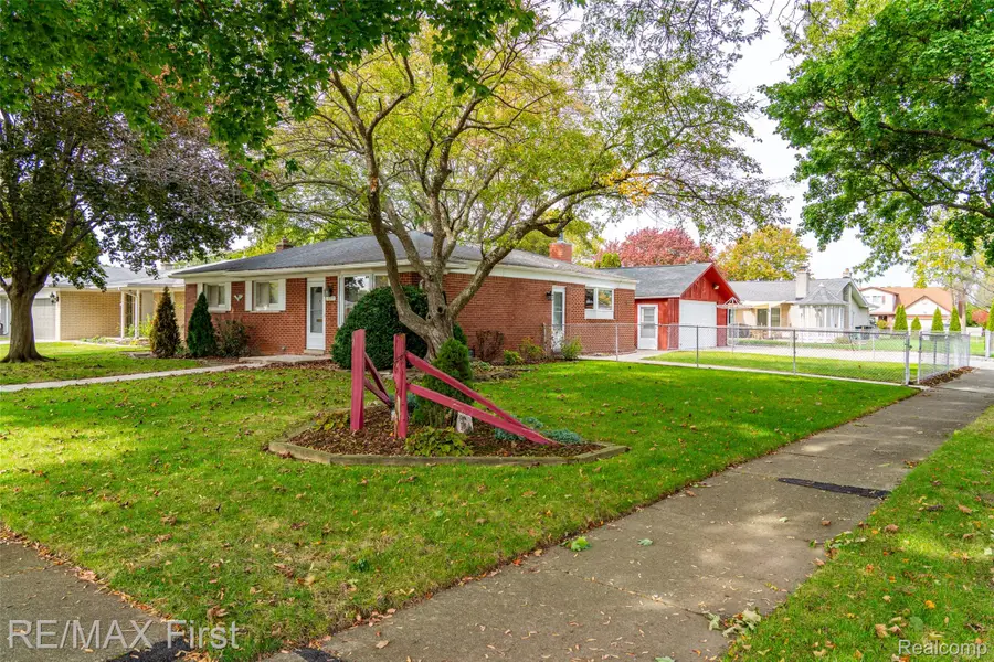 12229 Chevelle Drive, Sterling Heights, MI 48312 - #2