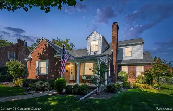 1438 Hawthorne Road, GrossePointeWoods, MI 48236