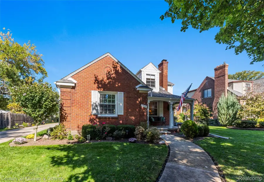 1438 Hawthorne Road, Grosse Pointe Woods, MI 48236 - #2
