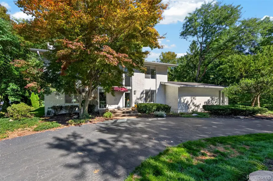 28256 Harwich Drive, Farmington Hills, MI 48334 - #3