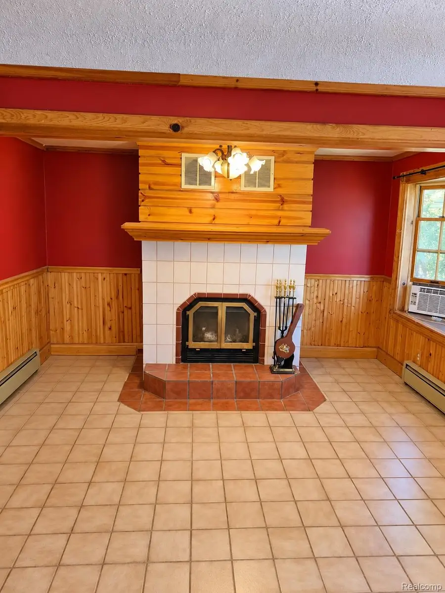 4140 Edgewood Street, Dearborn Heights, MI 48125 - #2
