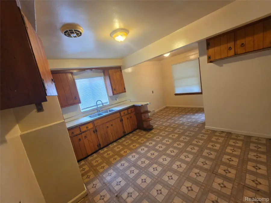 18539 Lahser Road, Detroit, MI 48219 - #3