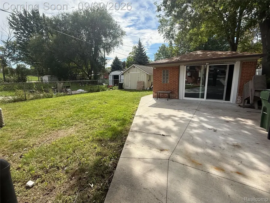 17029 Oconnor Avenue, Allen Park, MI 48101 - #2