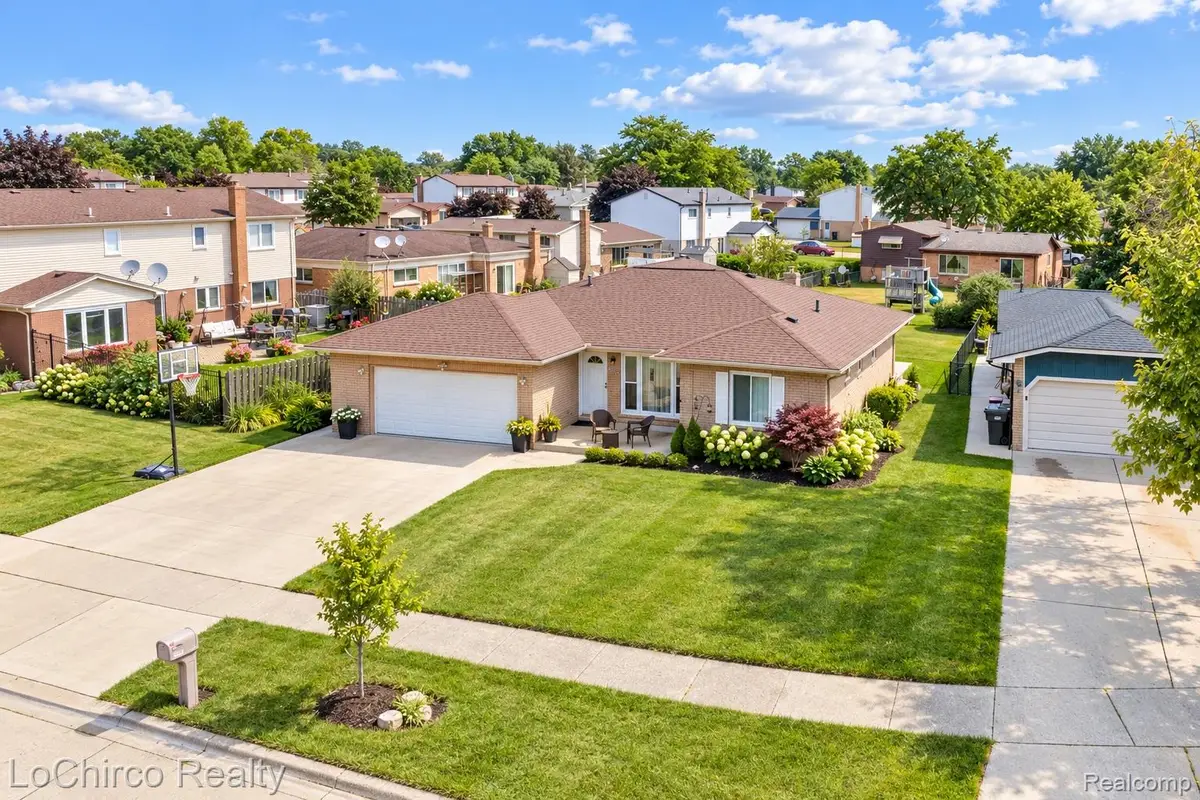 38134 Chatham Court, Sterling Heights, MI 48310 - #1