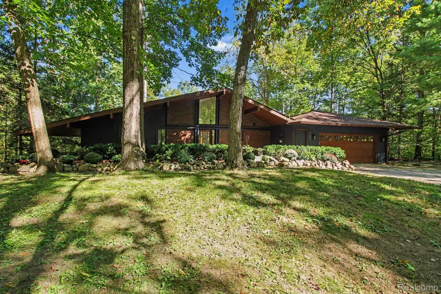 7161 Driftwood Drive, Fenton, MI 48430 - #3