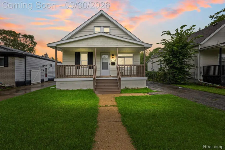 16266 Evergreen Avenue, Eastpointe, MI 48021 - #2