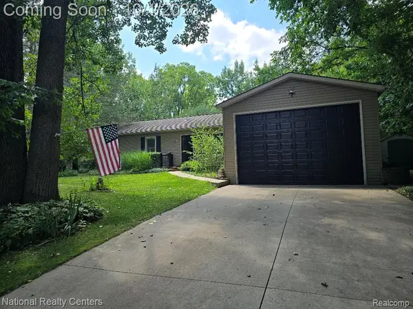 9465 Edward Drive, Brighton, MI 48114