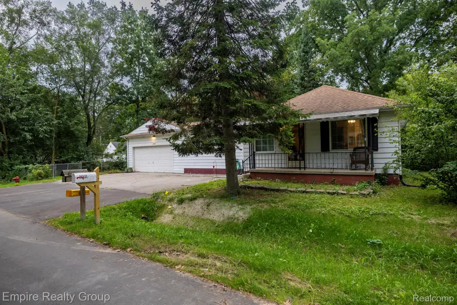 21331 Collingham Avenue, Farmington Hills, MI 48336 - #2