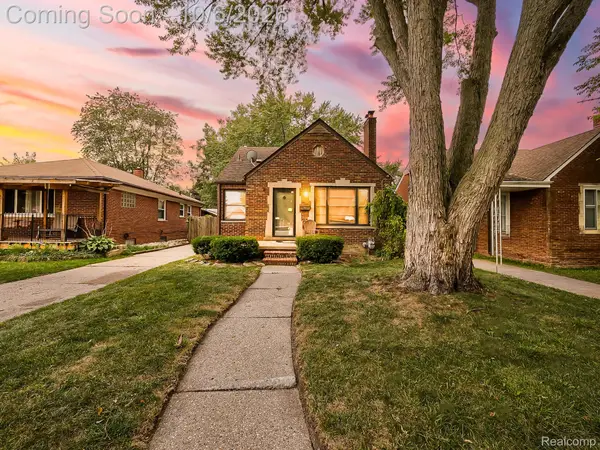 19676 Woodmont Street, HarperWoods, MI 48225