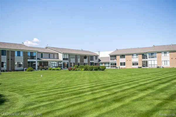 1660 River Road #53, Marysville, MI 48040