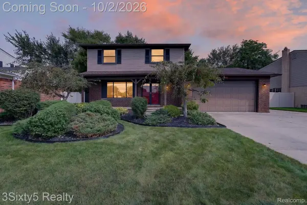 27423 Oakcrest Drive, Brownstown, MI 48183
