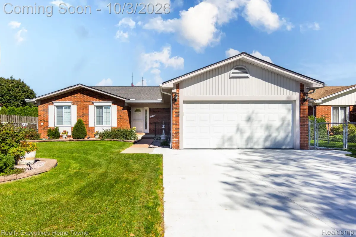 3025 Elphin Drive, Sterling Heights, MI 48310 - #1