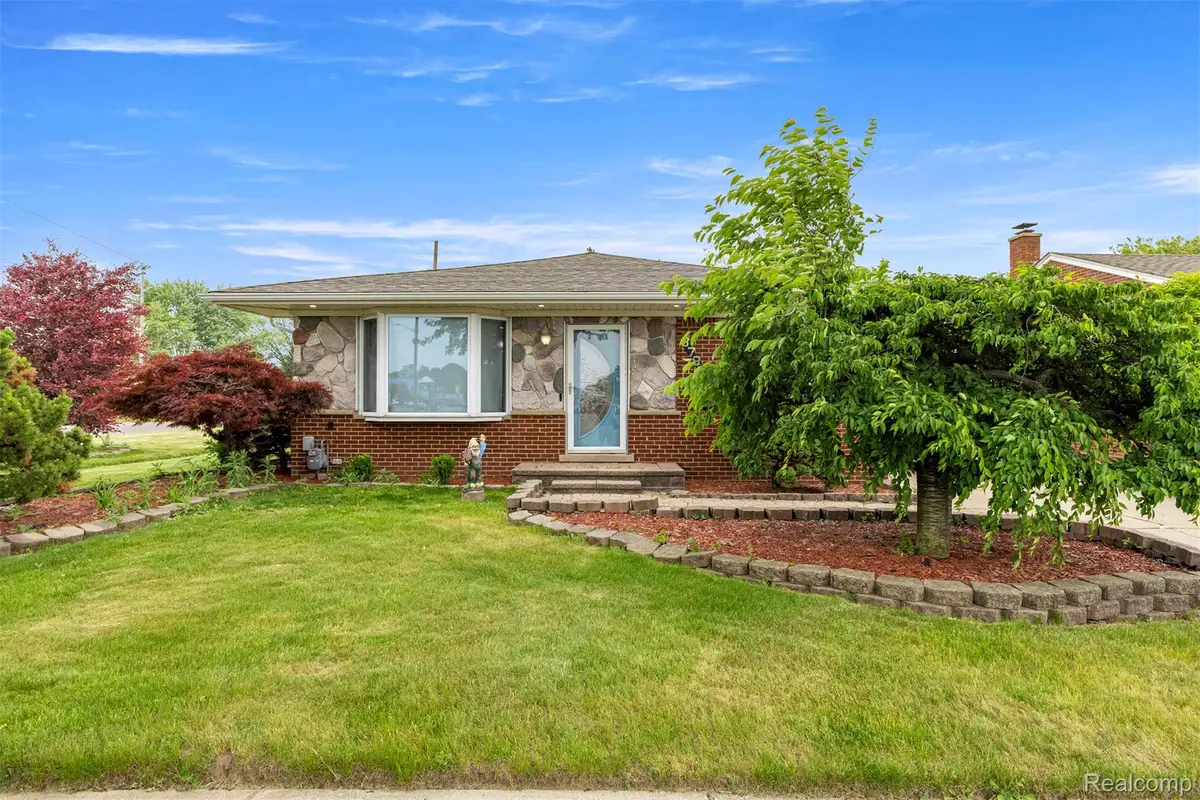 8786 N Evangeline Street, Dearborn Heights, MI 48127 - #1