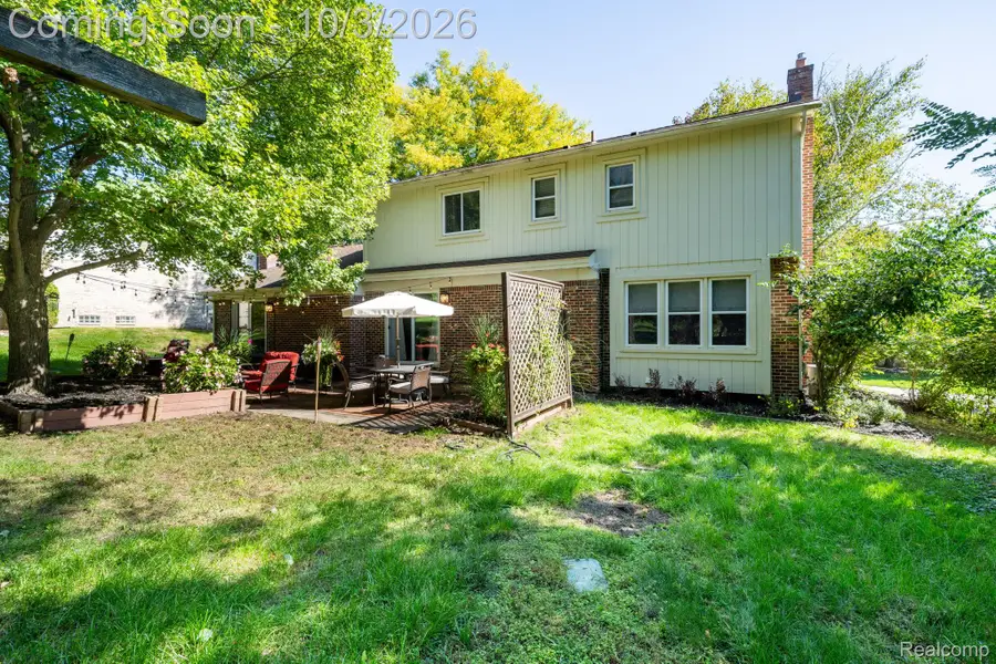 25523 Hunt Club Boulevard, Farmington Hills, MI 48335 - #2