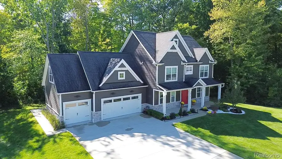 1014 Woods Edge Drive, Hartland, MI 48353 - #2