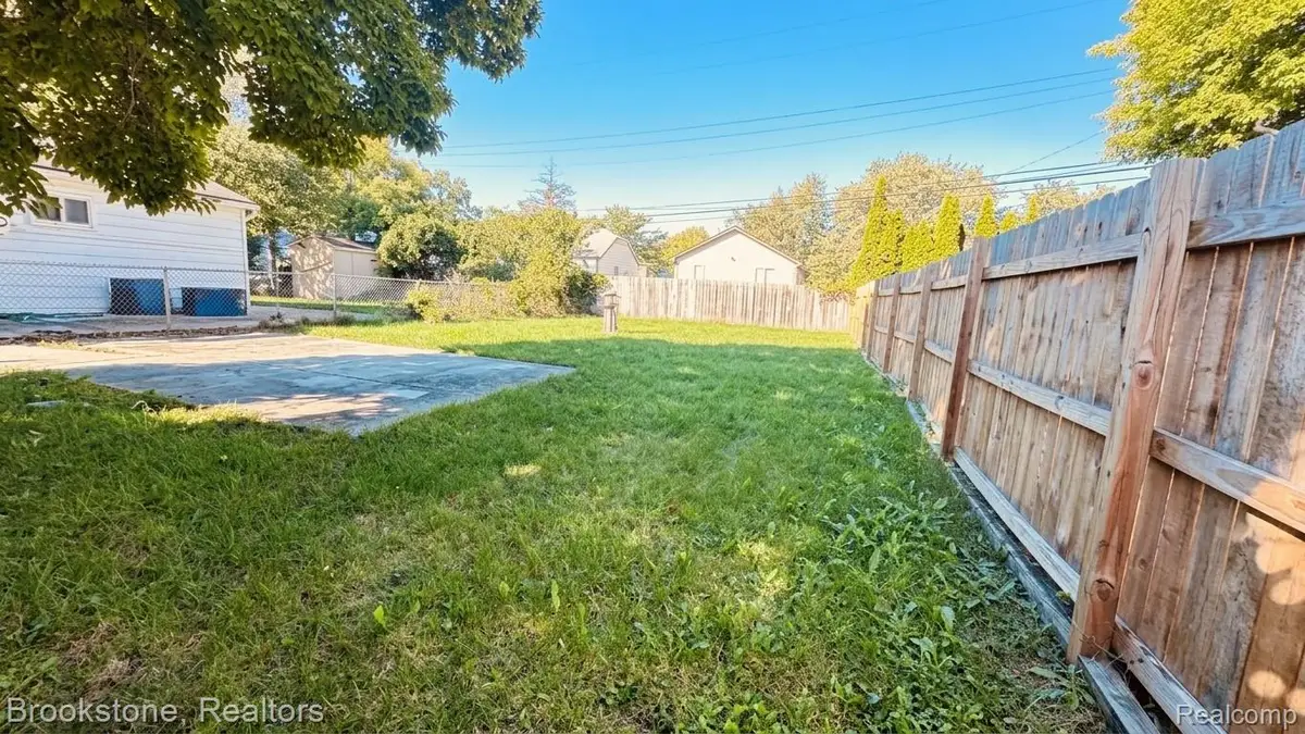 23275 Stewart Avenue, Warren, MI 48089 - #1