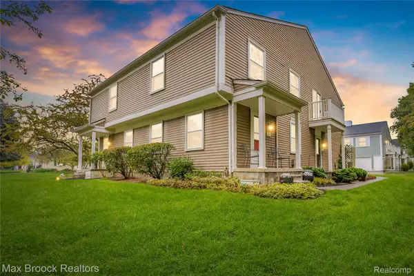 387 Neptune Drive, WalledLake, MI 48390