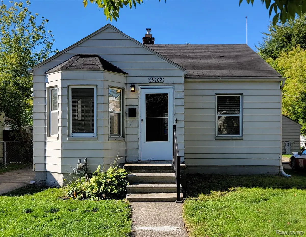 19162 Washtenaw Street, Harper Woods, MI 48225 - #1