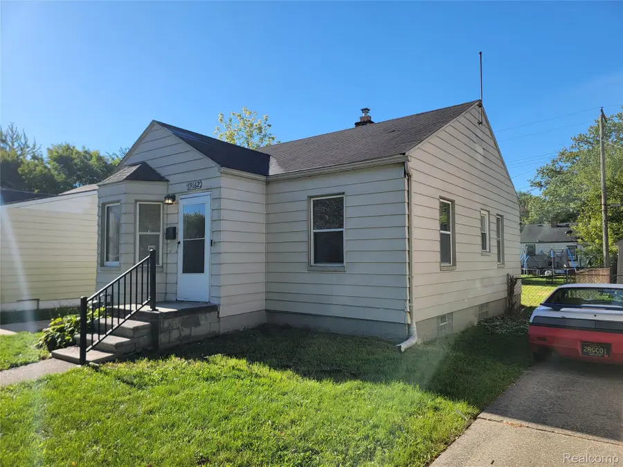 19162 Washtenaw Street, Harper Woods, MI 48225 - #2