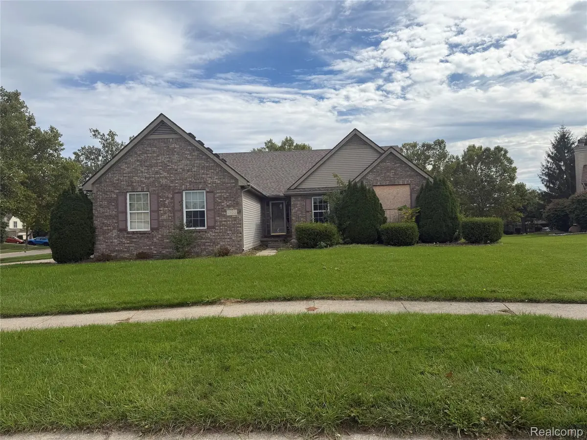 1302 Columbia Drive, Flint, MI 48503 - #1