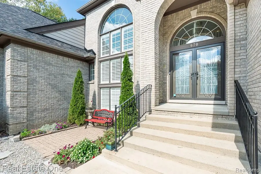 670 Cherry Tree Lane, Rochester Hills, MI 48306 - #3