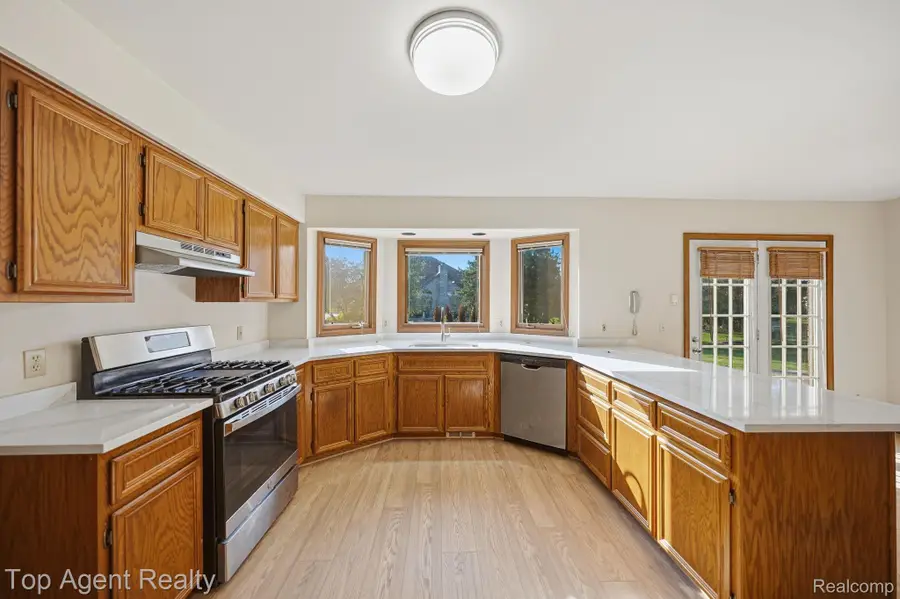 46441 Rockford Drive, Shelby, MI 48315 - #3