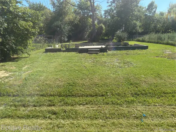 3483 W Gracelawn Avenue, Flint, MI 48504