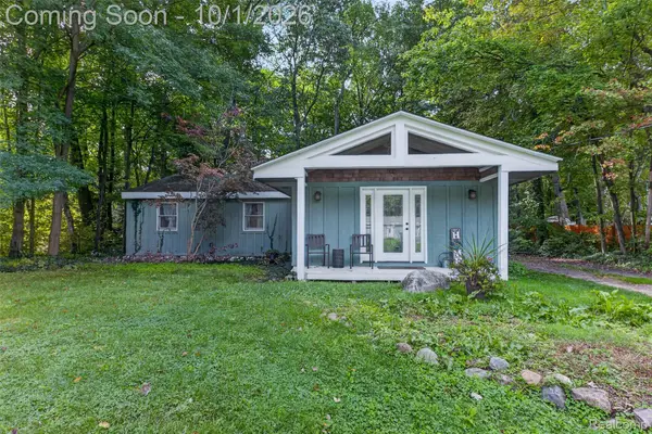 4595 Webberdale Drive, Holly, MI 48442