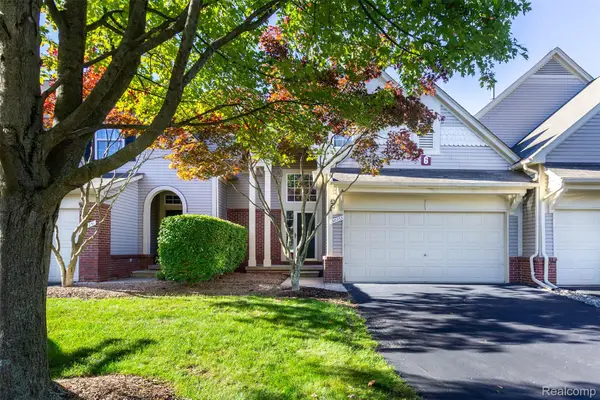 38253 Saratoga Circle, FarmingtonHills, MI 48331