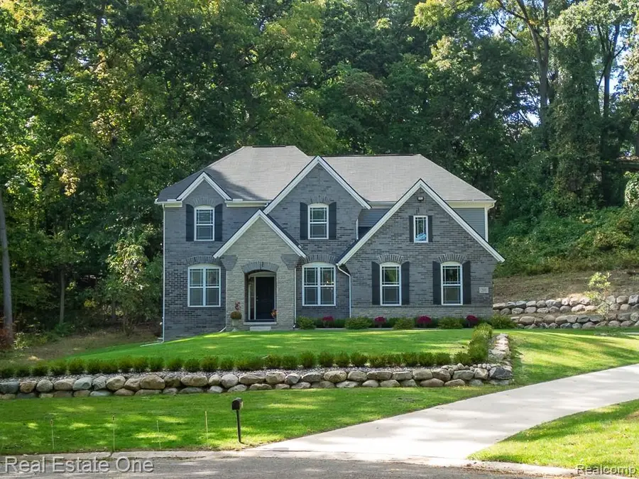 201 Beechview Drive S, Rochester, MI 48306 - #2