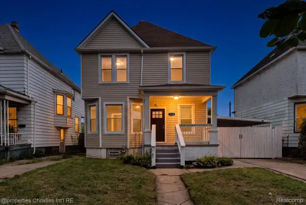 3738 Seneca Street, Detroit, MI 48214