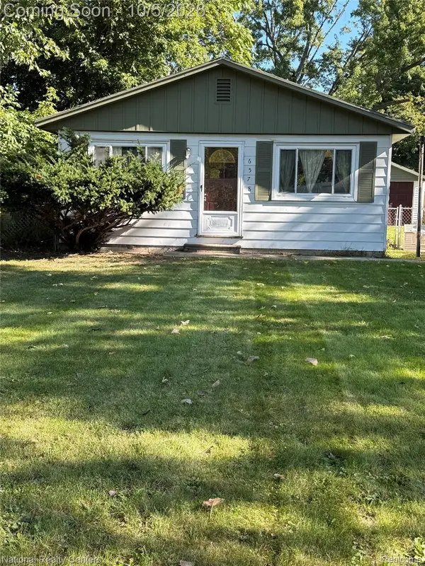 6578 Cloverton Drive, Waterford, MI 48329
