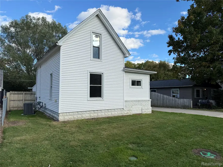 830 Adams Street, Lapeer, MI 48446 - #3