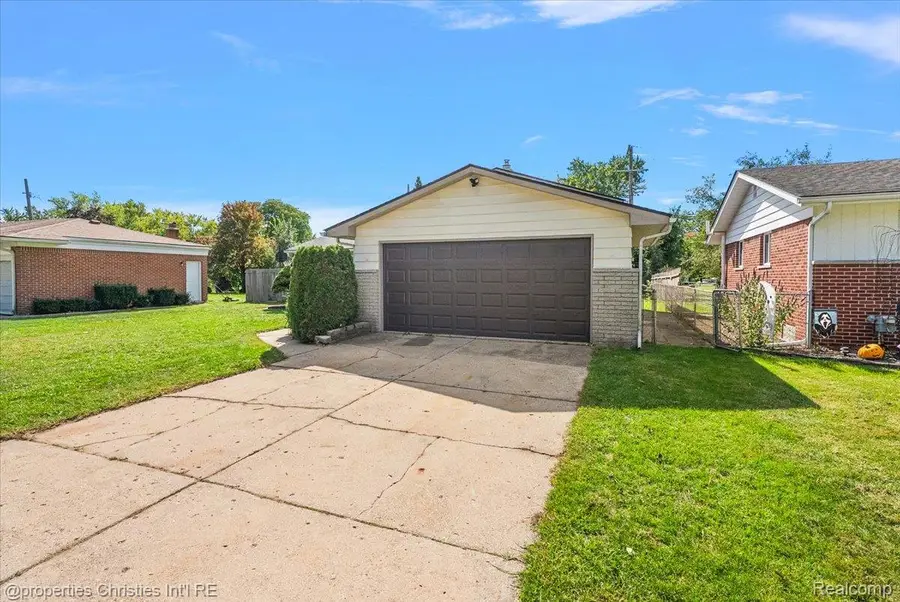 8912 Ardel Drive, Sterling Heights, MI 48314 - #3