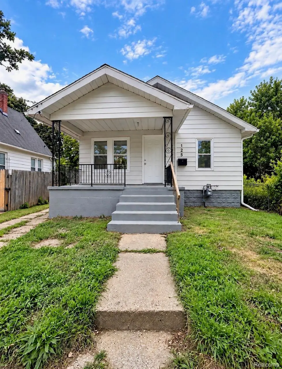 125 E Oakley Street, Flint, MI 48503 - #1