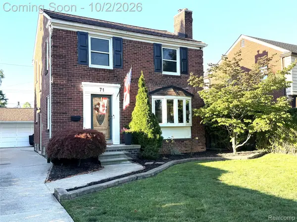 71 Vernier Road, GrossePointeShores, MI 48236