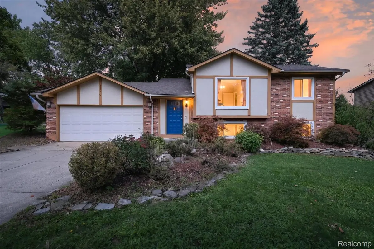 1570 South Boulevard W, Rochester Hills, MI 48309 - #1
